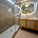 Nuevo Close To Sinese Design Homes アパート